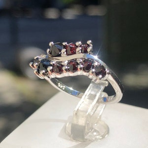 Garnet Wellenring in 925 Sterling Silber Roter Granat Ringe für Frauen