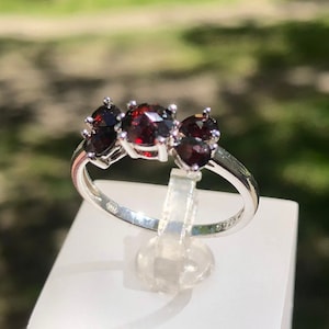 Sterling Silber Granat Ring: Herz & Raute Design