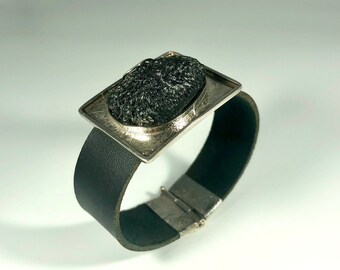 Bracelet artisanal en pierre de moldavite brute : argent sterling 925, plaqué or