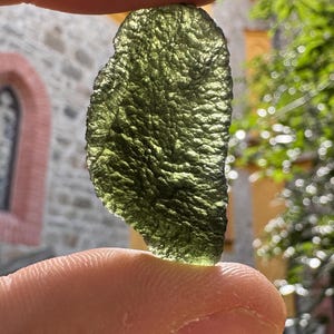 Roher Vrabce Moldavit Kristallstein: Authentischer grüner Edelstein, 5.7 Gramm Bild 6