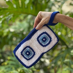 Cartera de crochet, cartera boho, cartera azul/blanco crochet, cartera hecho a mano, cartera cuadrado de abuela, cartera de punto.