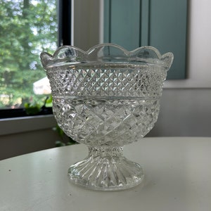 Vintage Wexford Clear Glass Scalloped Rim Footed Bowl
