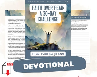 Pode incluir: Um diário devocional com o título "Faith Over Fear: A 30-Day Challenge". A capa apresenta uma pessoa com os braços levantados contra um fundo de montanhas e céu em aquarela. A palavra "Devotional" também é visível.