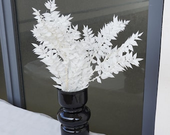 Bleached Preserved Ruscus，White Ruscus，White Italian Ruscus Leaves,Dried flower decoration, Wedding flower arrangement