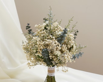 Bohemian wedding bouquet. Baby breathing+dried eucalyptus leaves and bride bouquet. Wedding bouquets