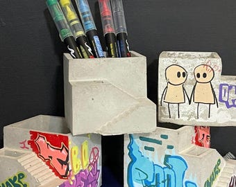 Stairs Square Graffiti Concrete Plante+ 5 acrylic markers in random colours. You can create your own unique graffiti house.r, Graffiti Art P