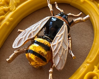 Bee brooch Bee brooch beautiful vintage style brooch bumble brooch jewellery