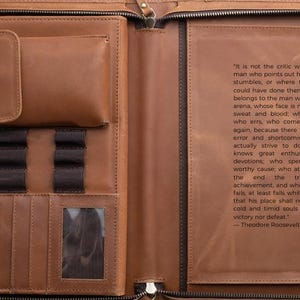 Portafolio de cuero sofisticado con cremallera de seguridad, regalo profesional para ejecutivos, opción de grabado de logotipo personalizado.