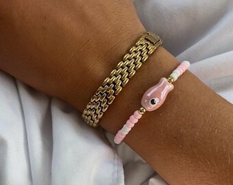 Pink Fish Bead Bracelet: Coastal-Inspired Jewelry