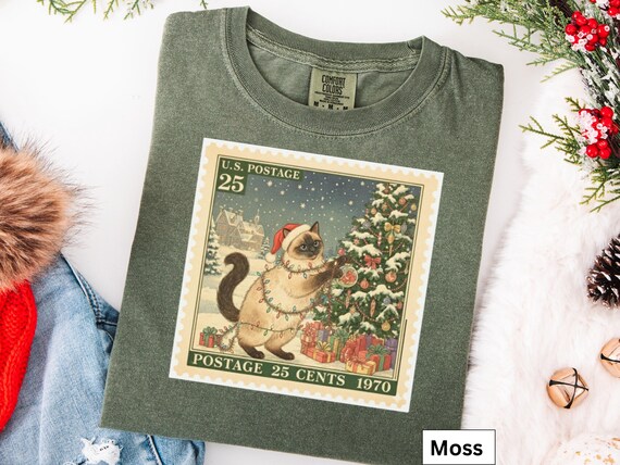 Siamese Christmas Vintage Cat T-Shirt, Siamese Cat Stamp t Shirt, Holiday Cat t-Shirt, Cat Lover, Gift for Cat Mom, Women's Christmas Gift