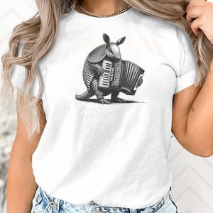 Gürteltier, das Akkordeon-T-Shirt spielt, lustiges Tiert-shirt, einzigartiges Musik-Liebhabergeschenk, Retro, Weinlese, beunruhigt,