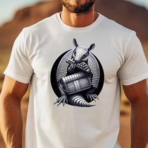 Einzigartiges Gürteltier, das Mundharmonika spielt T-Shirt, Schwarz-Weiß-Grafik-T-Shirt, Musikliebhaber-Geschenk