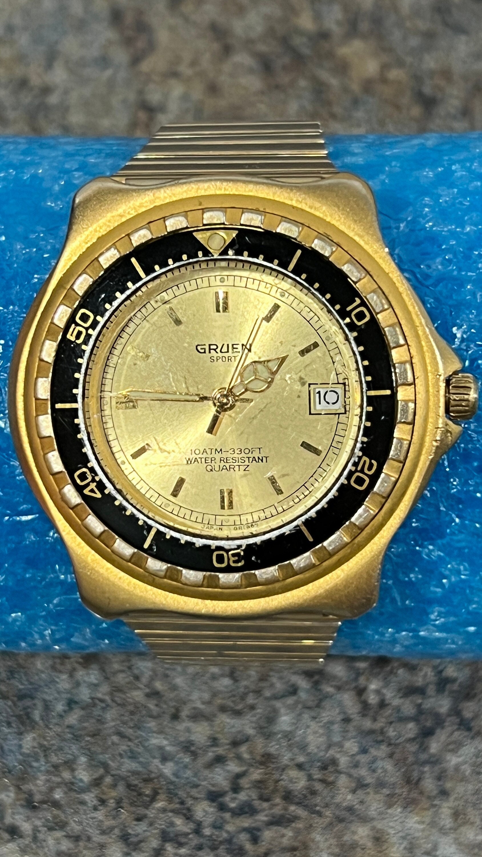 Vintage Analog Gruen Sport Diver s Quartz 41mm Watch Gold Case Dial Stainless Steel Band Men s Men Gents Ladies Women s Women Unisex Etsy