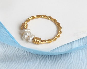 Gedrehter Süßwasserperlenring | 18K Gold Perlenring | Zierlicher Ring | Minimalistischer Ring | Niedlicher Ring | Damenring.
