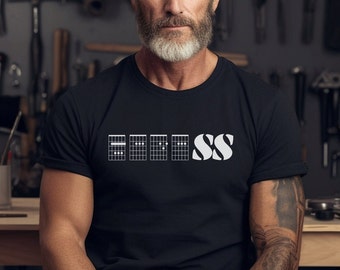 Camisa de acordes de guitarra, idea única de regalo de guitarrista, camiseta de guitarrista, camiseta de músico divertido, camiseta de acordes de diapasón de guitarra, palabra de acorde oculta