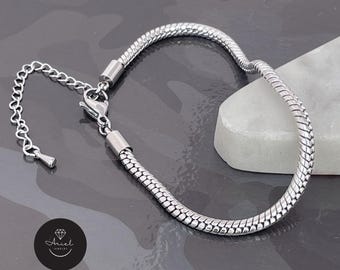 Minimalist Snake Chain Bracelet in Stainless Steel