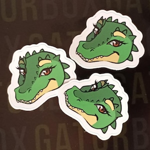 Adesivo del personaggio "Nessie Devereaux" di Gatorbox - 5,1 cm x 5,1 cm