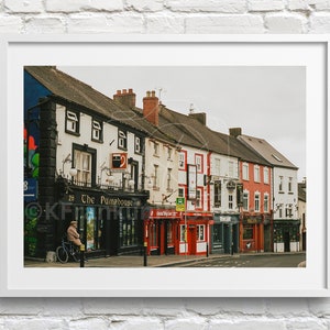 Kilkenny Irlanda | Irlanda Impressão fotográfica em filme de 35 mm | Fotografia de rua irlandesa | Fotografia original da Irlanda | Impressão fotográfica de viagem | Cartão postal