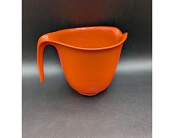 Vtg Rubbermaid Orange Batter Bowl Measuring 1.5 Qt 6 Cup  Grip N Mix #2661 USA