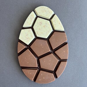 Chocolate Easter Egg “Three chocolates” with waffle crumble