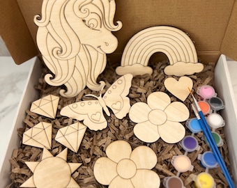 Kit de pintura de unicornio DIY, madera cortada con láser, manualidad para niños/regalo de fiesta de cumpleaños con temática de unicornio: unicornio, arcoíris, joya, mariposa
