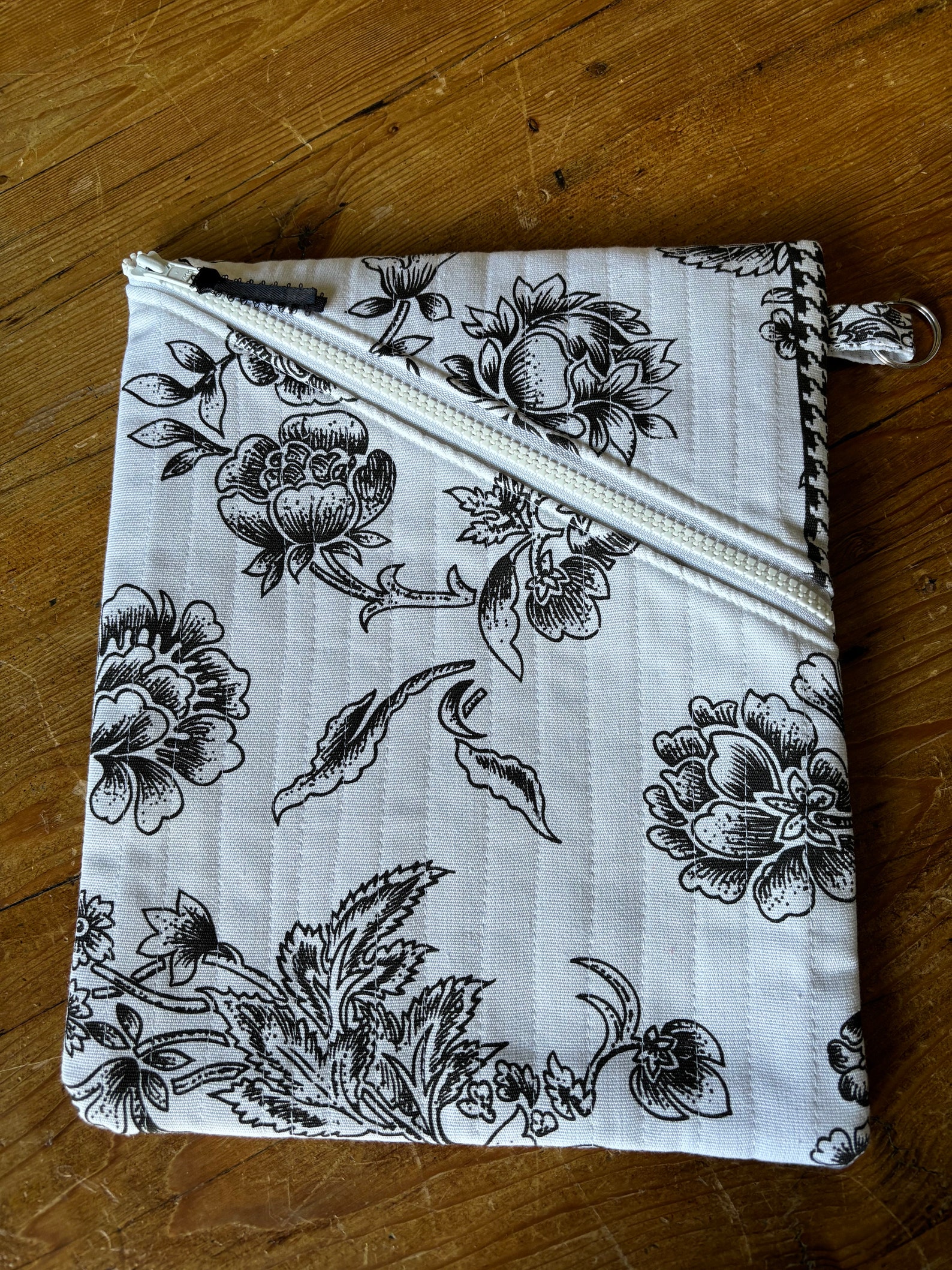 Book Cover With Zipper, Quilted Handmade Tablet Case, Vintage Fabrics ...