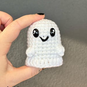 Mini No Sew Ghost Beginner Crochet Pattern