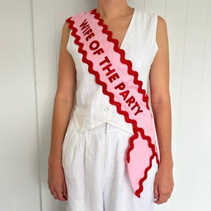 Hen Party Sashes / Bachelorette Party Sash / Brides Sash / Premium Sash / Bride to be sash / Bridal shower sash / Hen night sash / Pink sash
