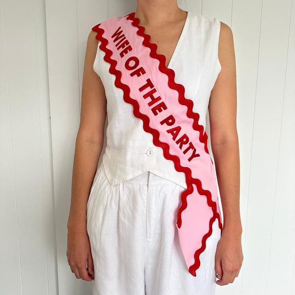 Hen Party Sashes / Bachelorette Party Sash / Brides Sash / Premium Sash / Bride to be sash / Bridal shower sash / Hen night sash / Pink sash