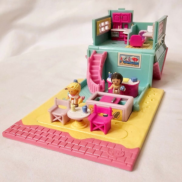 COMPLETE 1993 Vintage Polly Pocket - Beachside Cafe