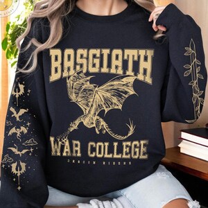 Vintage Basgiath War College Sweatshirt, Fourth Wing Sweatshirt, Violet Sorrengail, Fantasy Book Dragon, Bookish Sweatshirt, Xaden Riorson