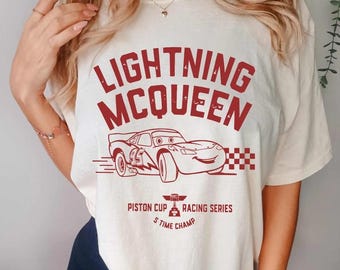 Maglietta Pixar Saetta McQueen, Maglietta Cars Sally, Maglietta Disney Cars, Maglietta Viaggio in famiglia Disney, Maglietta Pixar Mater, Maglietta Vacanza a Disneyland