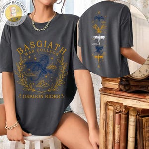 T-shirt Basgiath War College, chemise Fourth Wing, violet Sorrengail, chemise livresque, Xaden Riorson, Rebecca Yarros, dragon livre fantastique