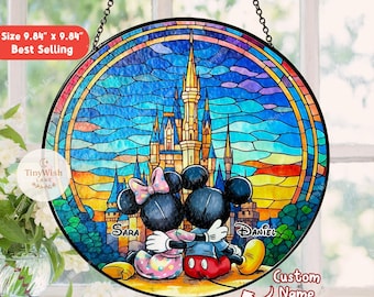 Spersonalizowany łapacz słońca z witrażem Myszki Miki, spersonalizowany łapacz słońca z imieniem pary Disney, prezent rocznicowy dla męża i żony, Myszki Miki i Minnie