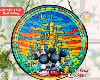 Spersonalizowany łapacz słońca z witrażem Myszki Miki, spersonalizowany łapacz słońca z imieniem pary Disney, prezent rocznicowy dla męża i żony, Myszki Miki i Minnie