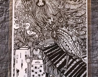 Peut inclure: Dessin abstrait en noir et blanc avec des motifs et des lignes complexes. Le dessin présente une clé, un bâtiment et une série de formes géométriques.
