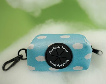 Hundekotbeutelspender | Wolken-Design | blau, weiß | Boho | Poop Bag | Leckerlibeutel | inkl. Kotbeutelrolle | Kotbeutelspender | Tasche