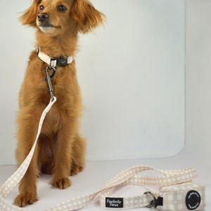 Hundekotbeutelspender Karo-Muster Herzchen beige, weiß Boho Poop Bag Leckerlibeutel inklusive Kotbeutelrolle Kotbeutelspender Bild 6