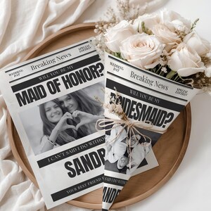 Proposta di matrimonio modificabile con bouquet di fiori su giornale, modello stampabile su Canva, regalo "Vuoi essere la mia damigella d'onore?", regalo dell'ultimo minuto fai da te.