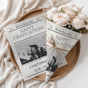Afstudeercadeau, krant, bloemenboeket, wikkel, Canva-sjabloon, bewerkbaar, gepersonaliseerd, afdrukbaar cadeau, pas afgestudeerd, universiteitsafstudeercadeau, doe-het-zelf
