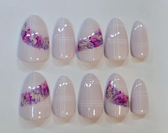 Unghie finte con stampa floreale a tripla corona e Palaka