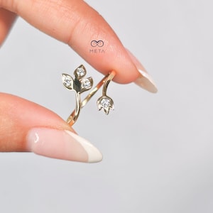 Floral Vine Ring in Gold – Open Band with Elegant Bud and Leaf Motif | Minimalist Nature Jewelry For Gift
