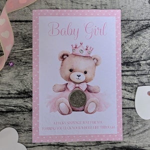 Cadeau rose pour petite fille, pièce de monnaie de six pence, souvenir ours en peluche, cadeau nouveau-né unique, félicitations, cadeau de naissance, cadeau de baptême