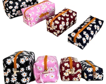 Patrón de costura en PDF de Neceser, disponible en 4 tamaños, con bolsillos internos. Incluye instrucciones en PDF y video tutorial.