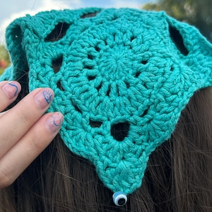 handmade cotton knit bandana – coastal boho head scarf – beachy bandana for summer – crochet headscarf - teal blue – devil eye bead