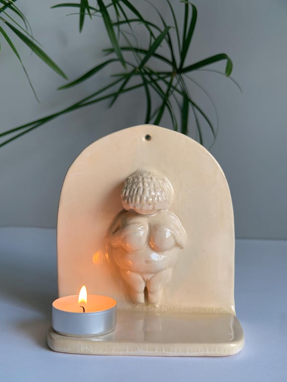 ヴィレンドルフのヴィーナスを描いた陶器の祭壇 - Etsy 日本