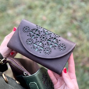 Cartera de piel de diseño, Cartera de piel para mujer, Cartera de piel con un diseño sofisticado, Una cartera única hecha a mano, Envío rápido a América