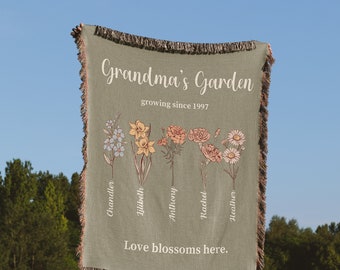 Custom Grandma's Garden Blanket, Mom Throw Blanket with Kids Name, Custom Birth Flower Blanket, Gift for Mom from Daughter/Son,Gifts for Mom