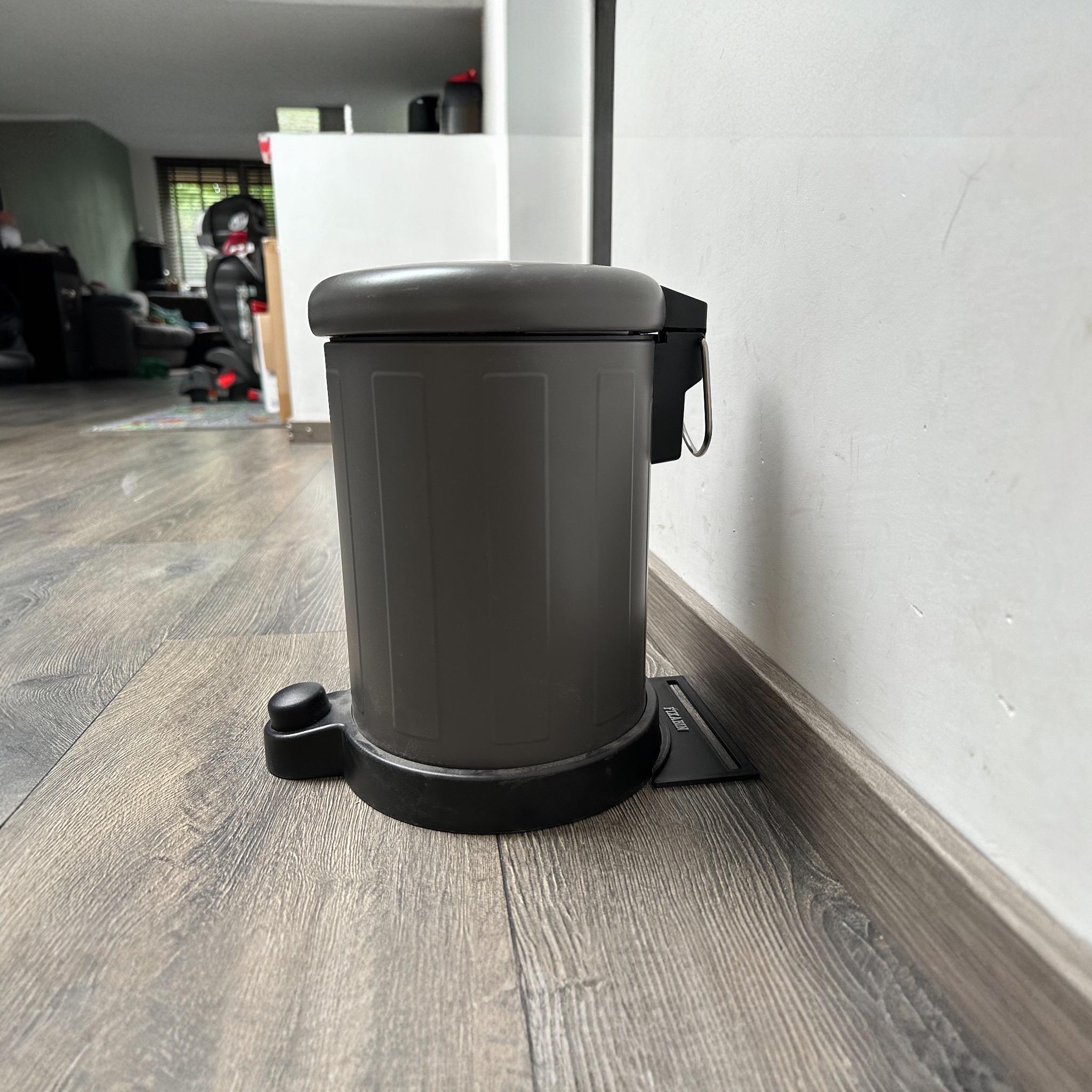 FixaBin, Wall Spacer round Trash Can,Wall Spacer Trash Can,Wall protector trash can,trash can aligner,wall protector,wall saver, Bin stop