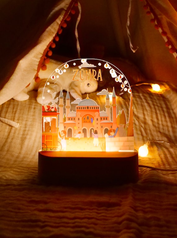 Personalisiertes Nachtlicht Kinder, islamisches Babygeschenk Acryl zur Geburt, Kinderzimmer Nachtlampe muslimisches Design Istanbul Moschee